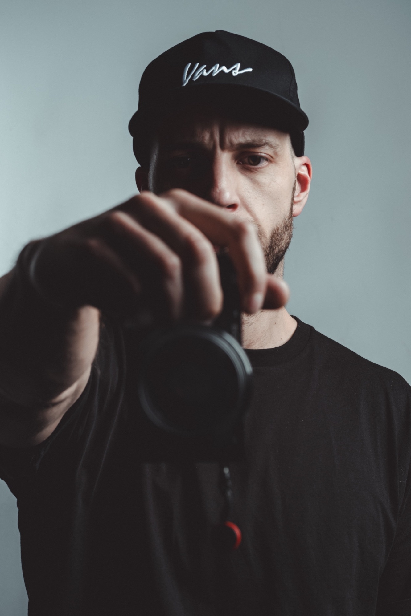 Benjamin Bouw holding a camera